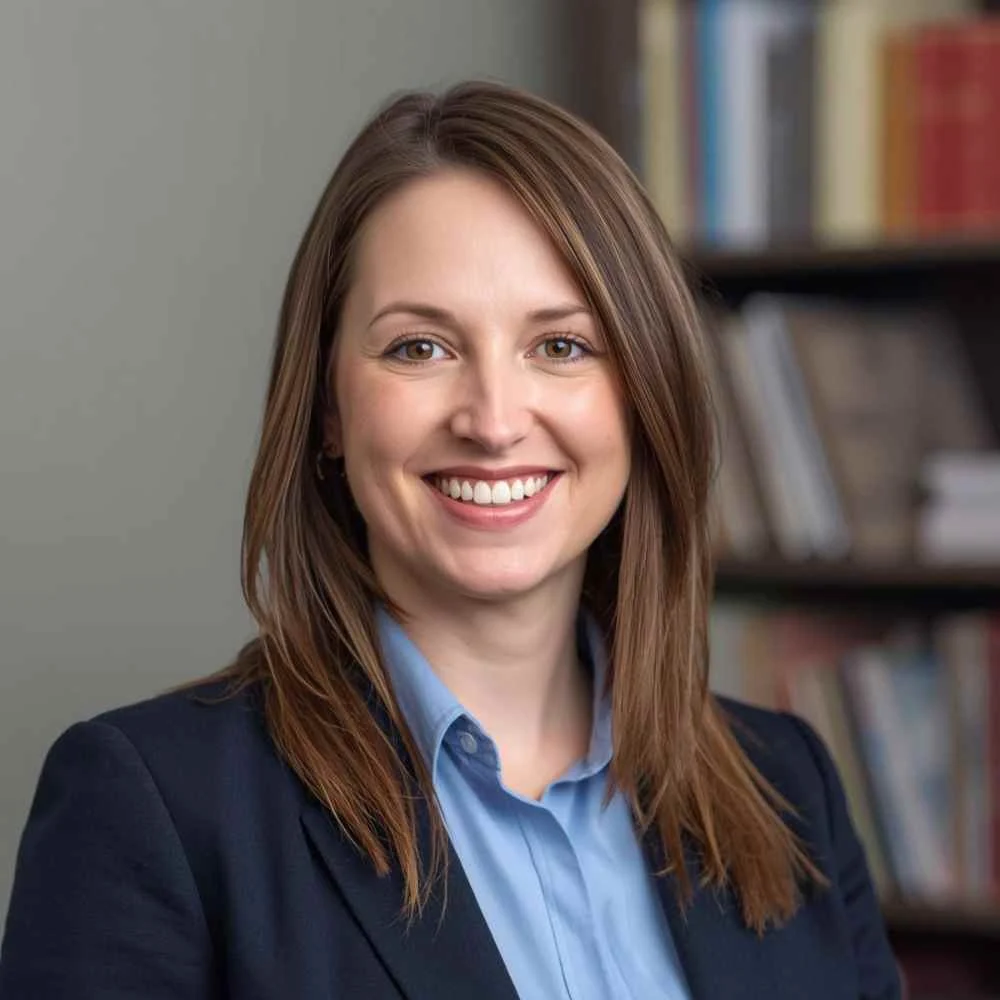 Portrait of Lydia Fenn, English grammar expert.